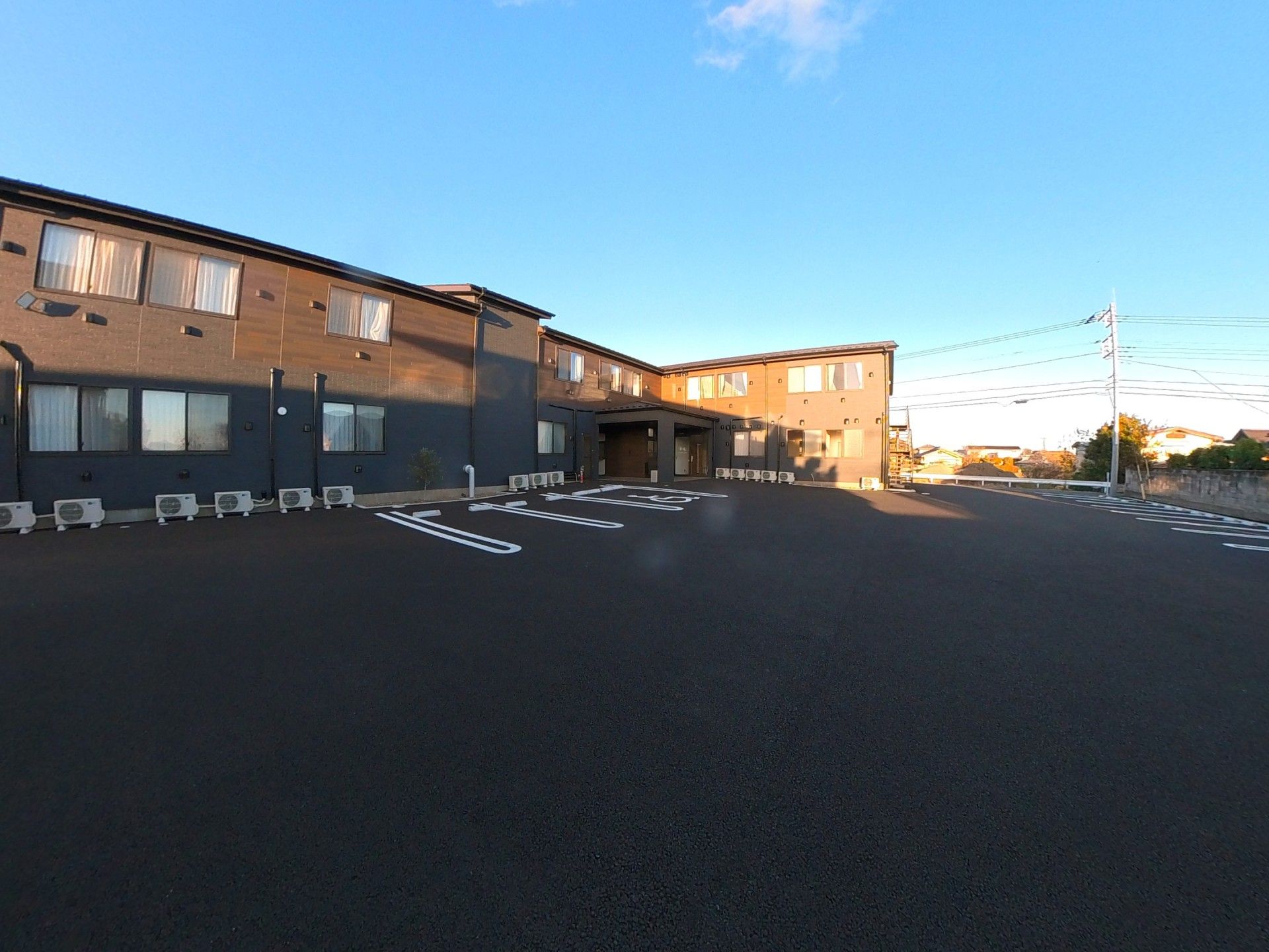 新しい施設の外観風景