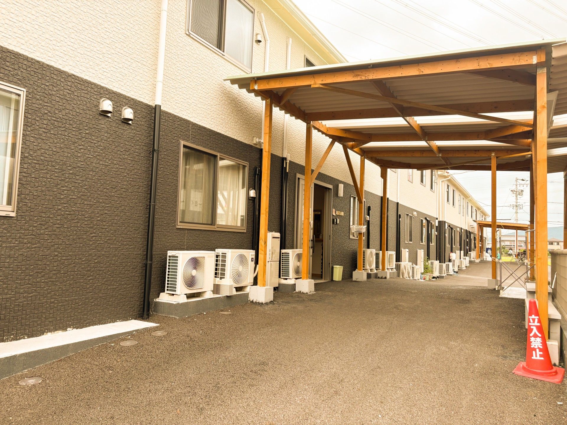 エントランスの外観