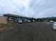 ゆったりとした駐車場の風景