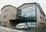 広々とした建物の外観