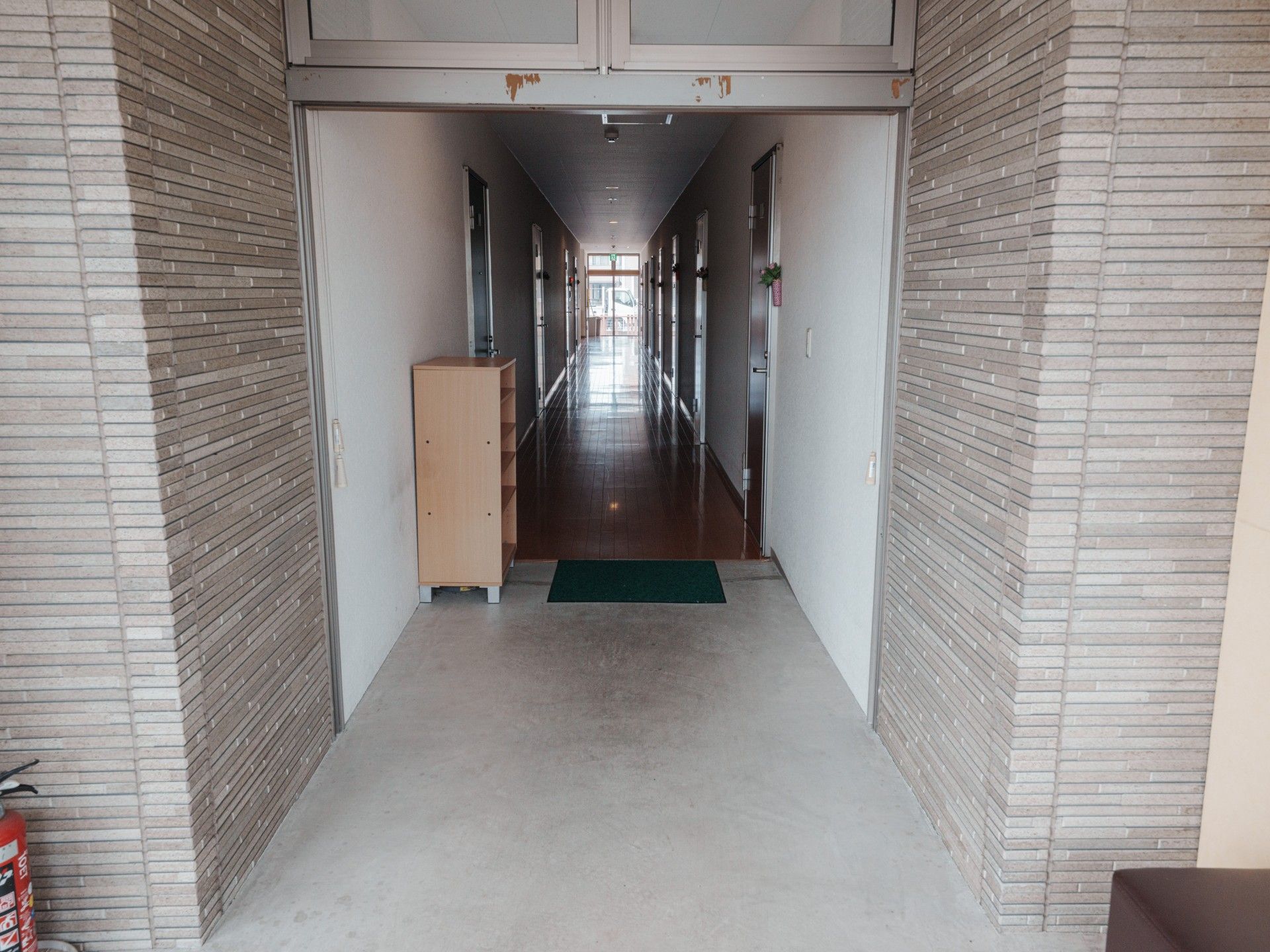 長い廊下の入口