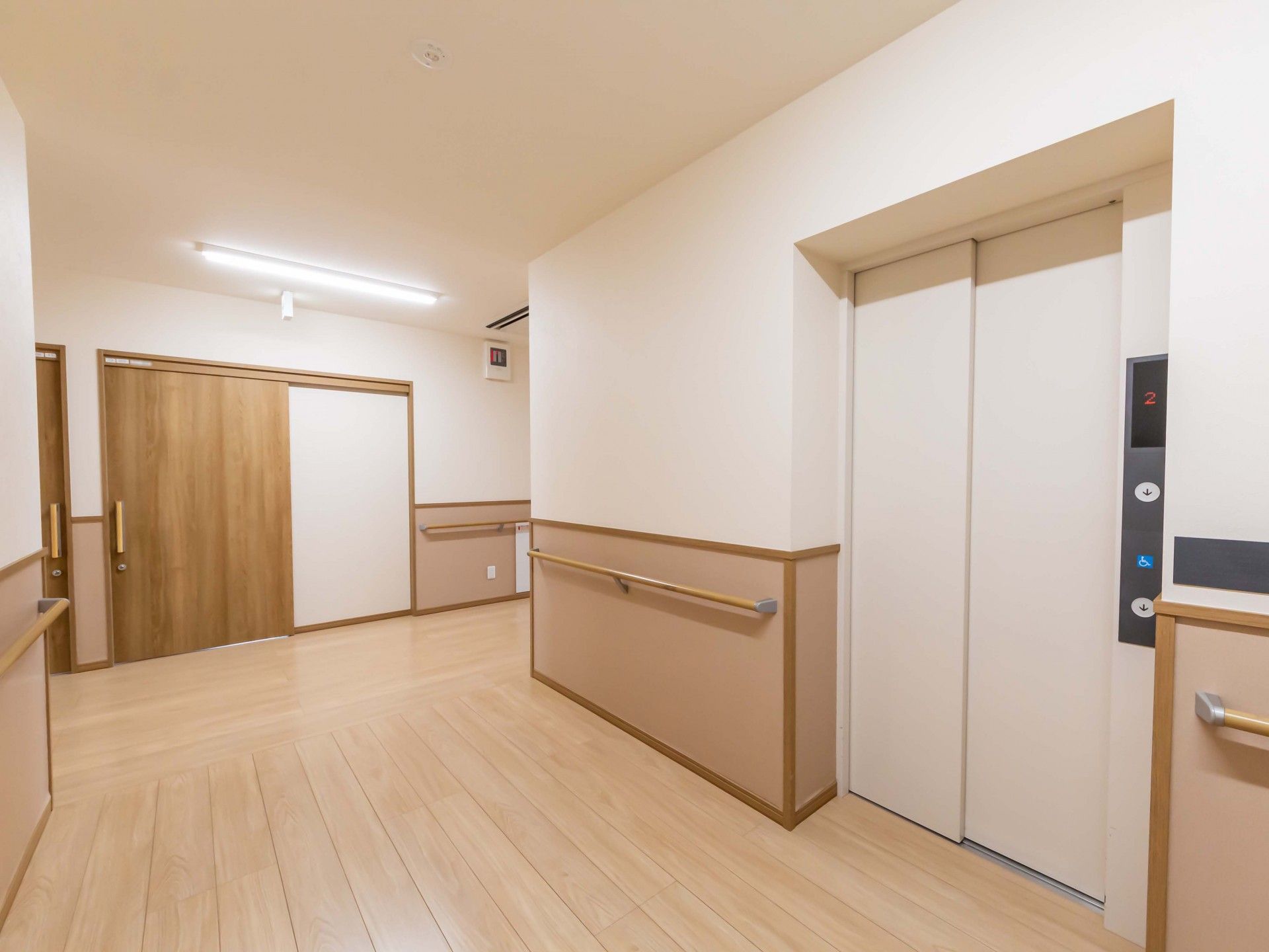 安全な廊下とエレベーター