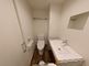 明るく清潔なトイレ設備