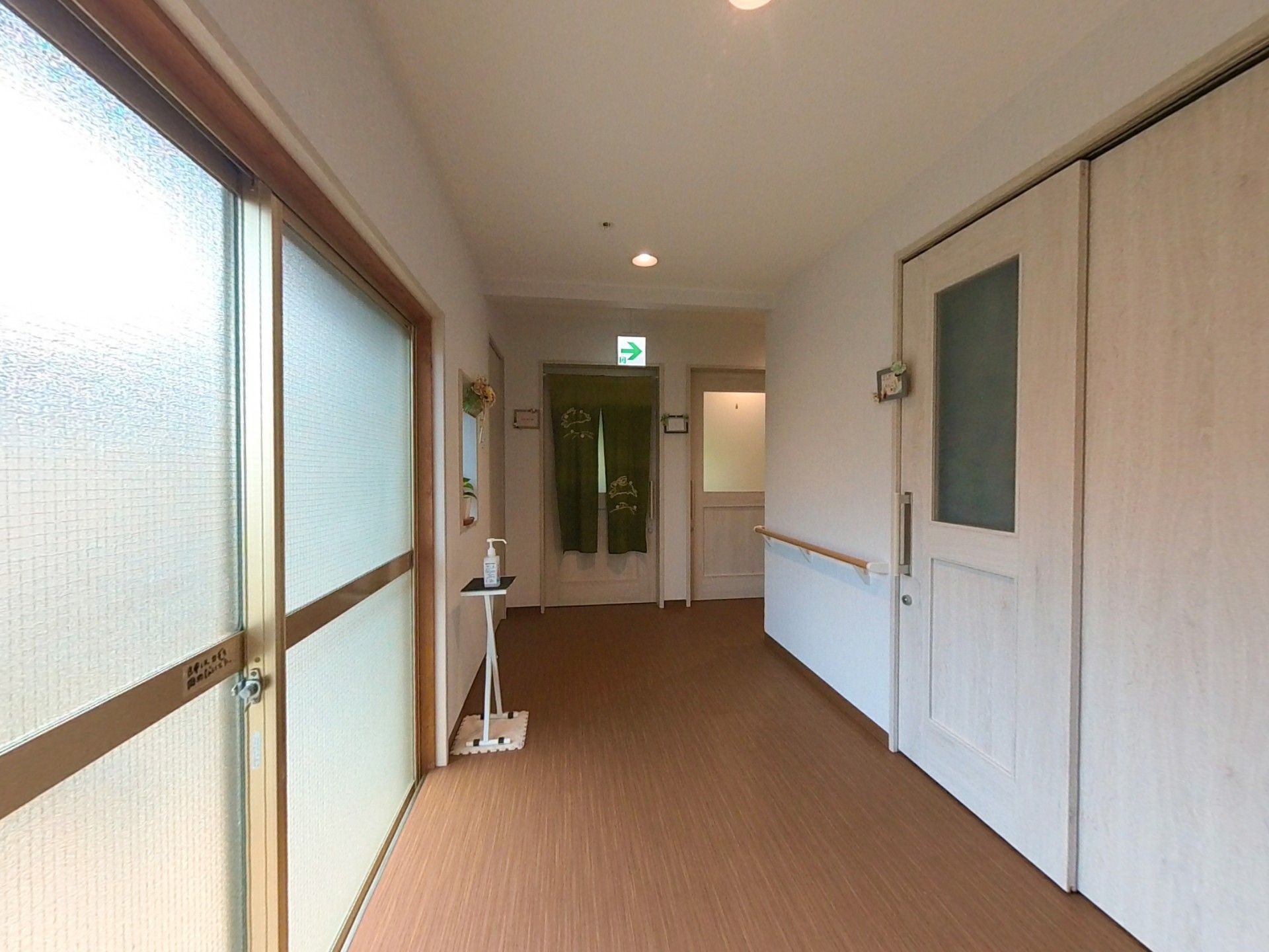 明るい廊下