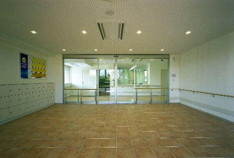 広々としたエントランスホール