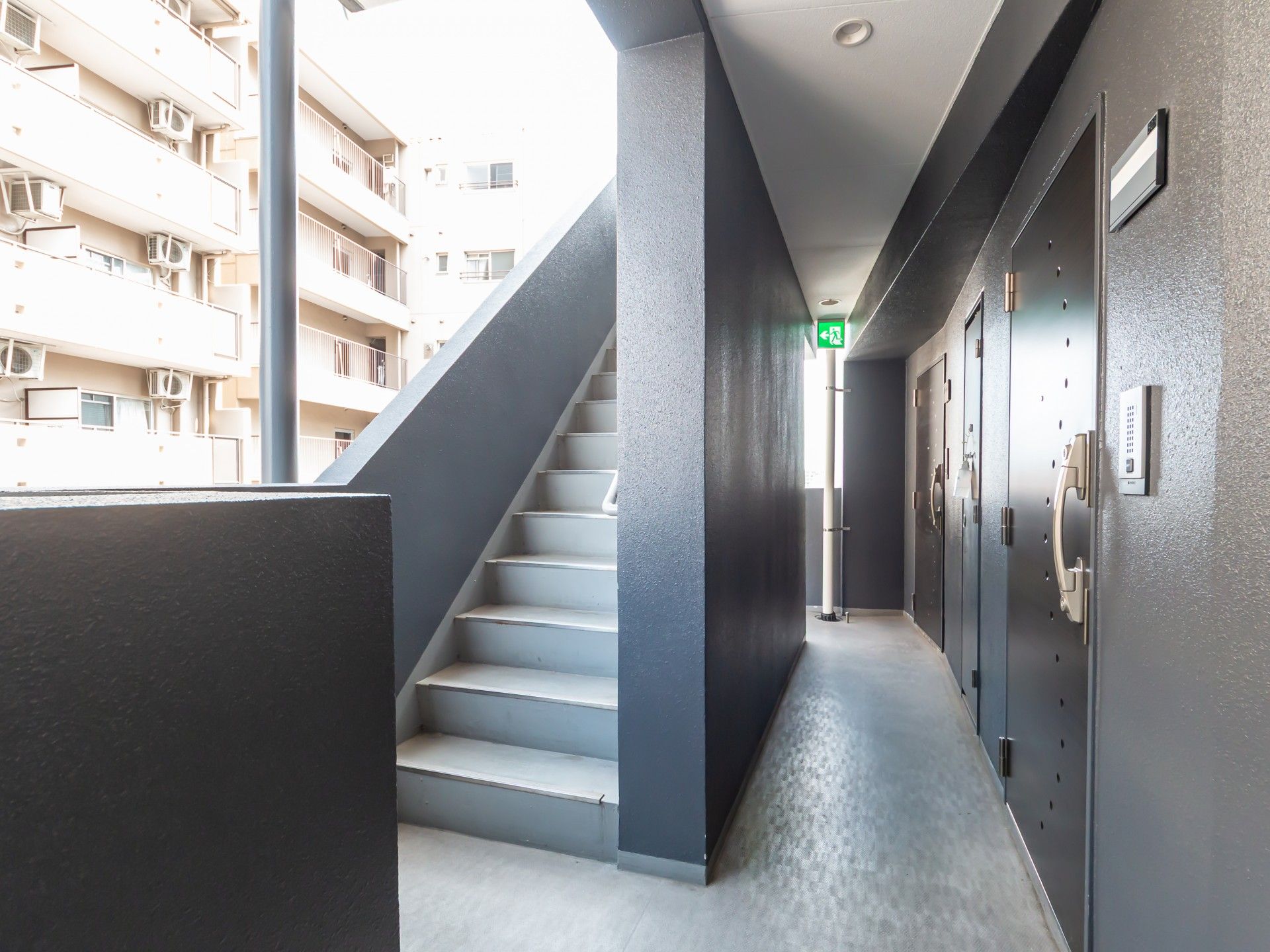 階段と廊下の風景