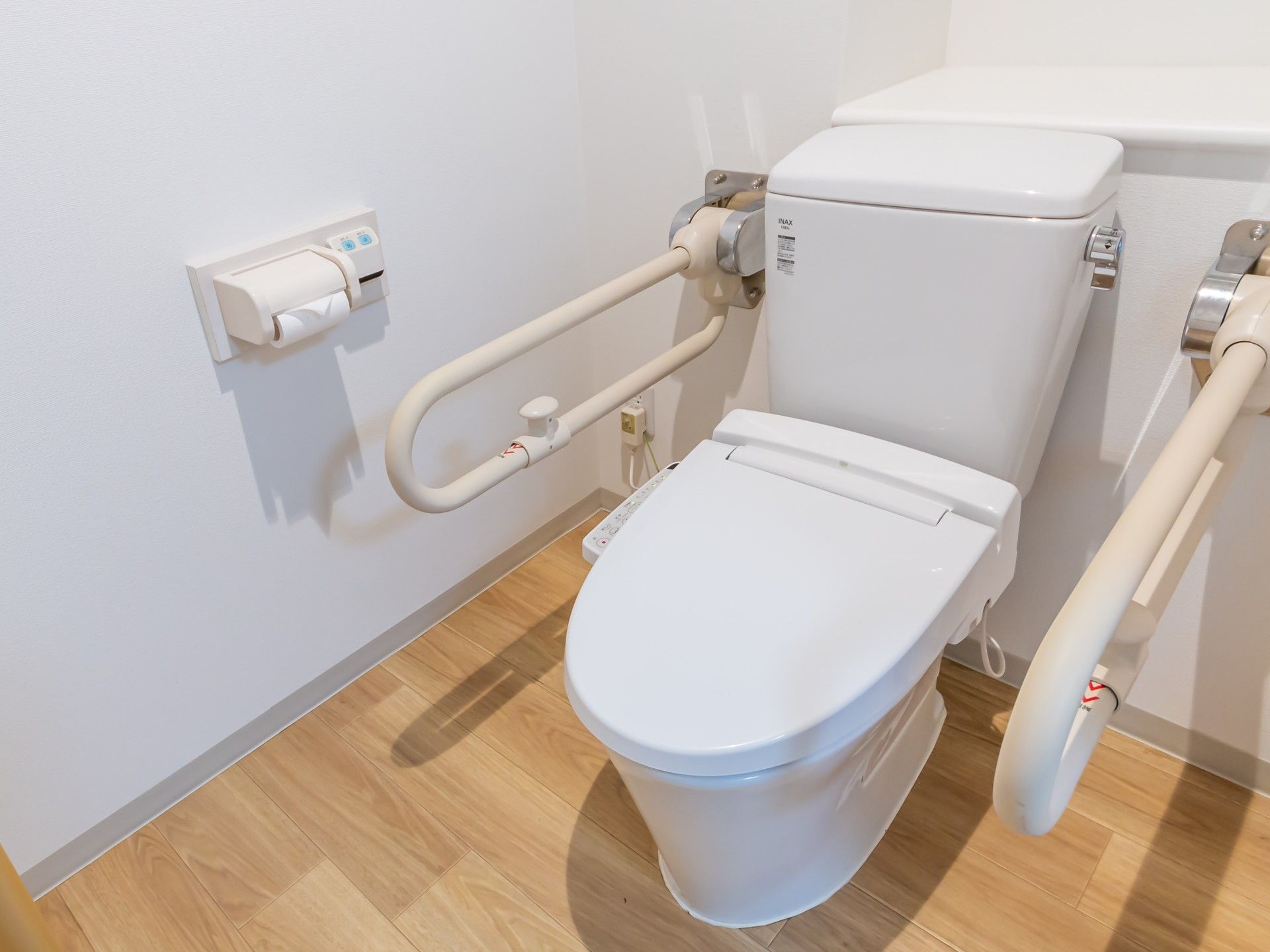 手すり付きトイレ設備