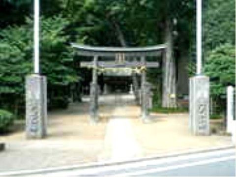 すこや家・志木柏町（介護付有料老人ホーム）の周辺環境。大きな神社が近隣にございます。日々のお散歩でご利用いただけます。