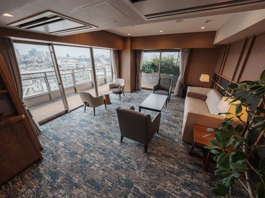 スカイラウンジ