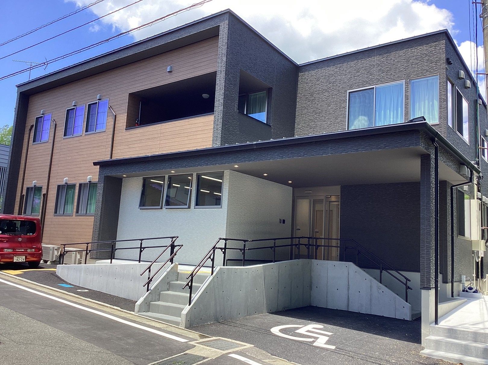 静かな住環境を示す外観