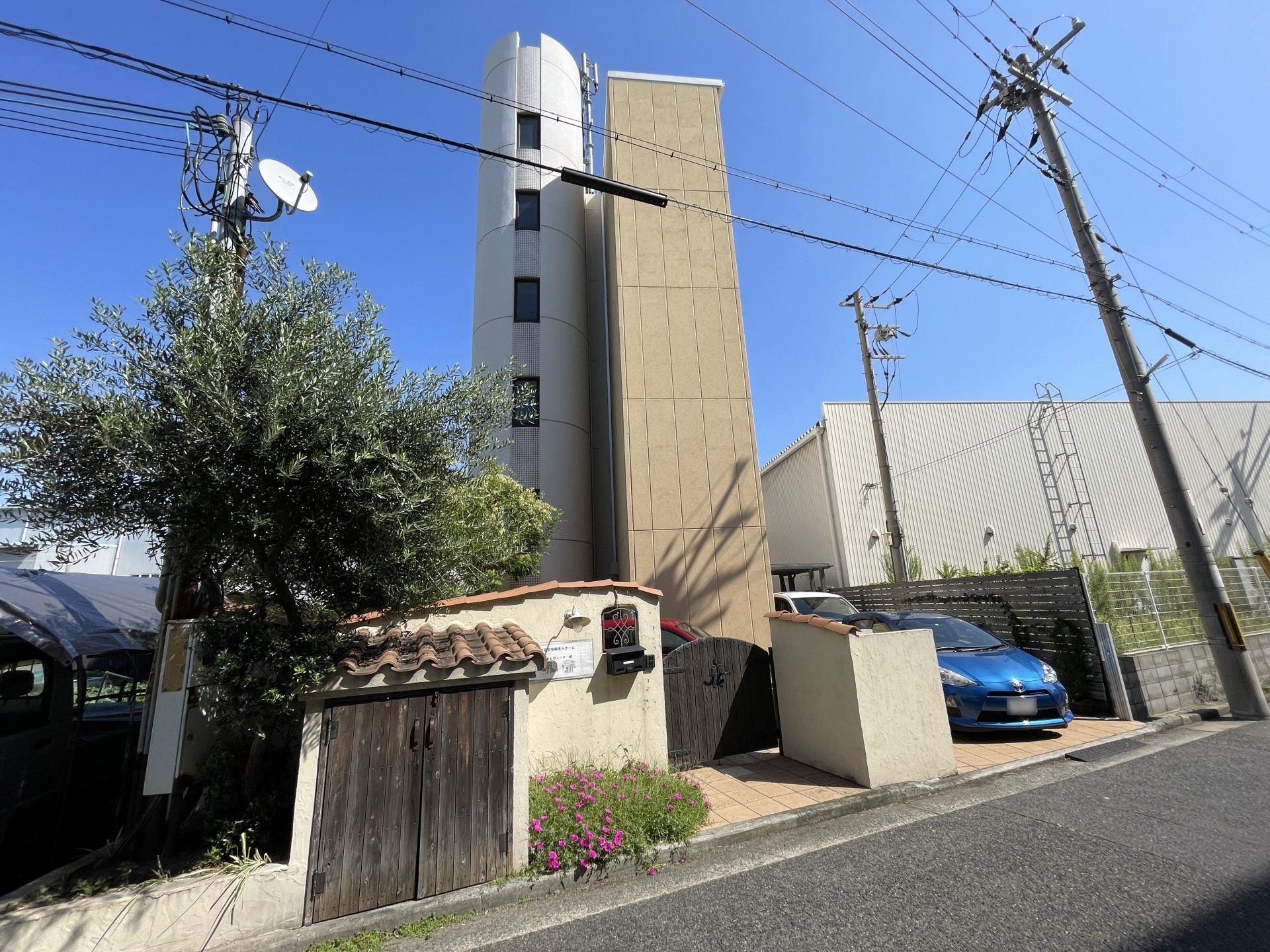 建物前に駐車スペース