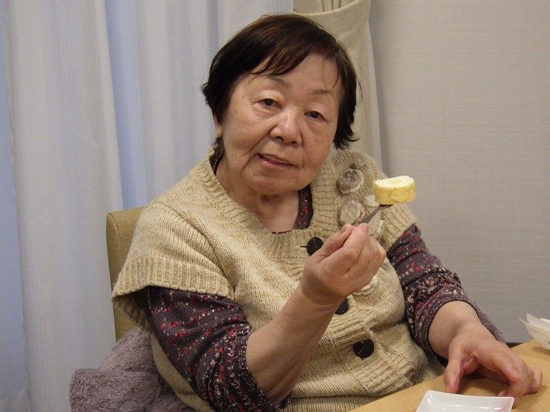 女性2人と男性