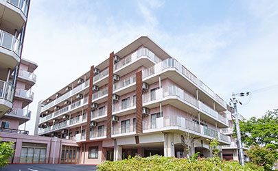 多階層の建物外観