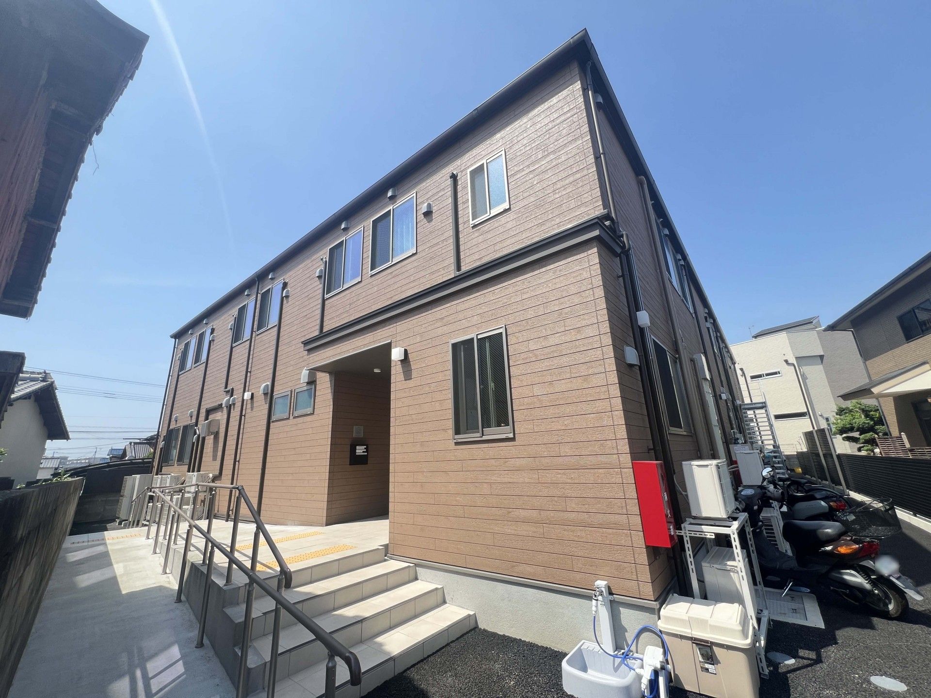 ご入居者様を囲んでご家族様と笑顔の一時
