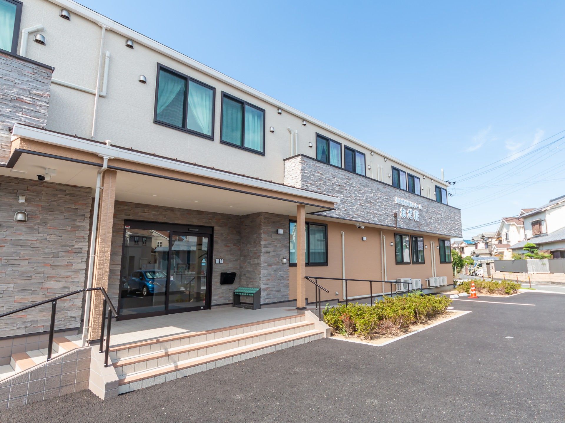 2階建ての建物