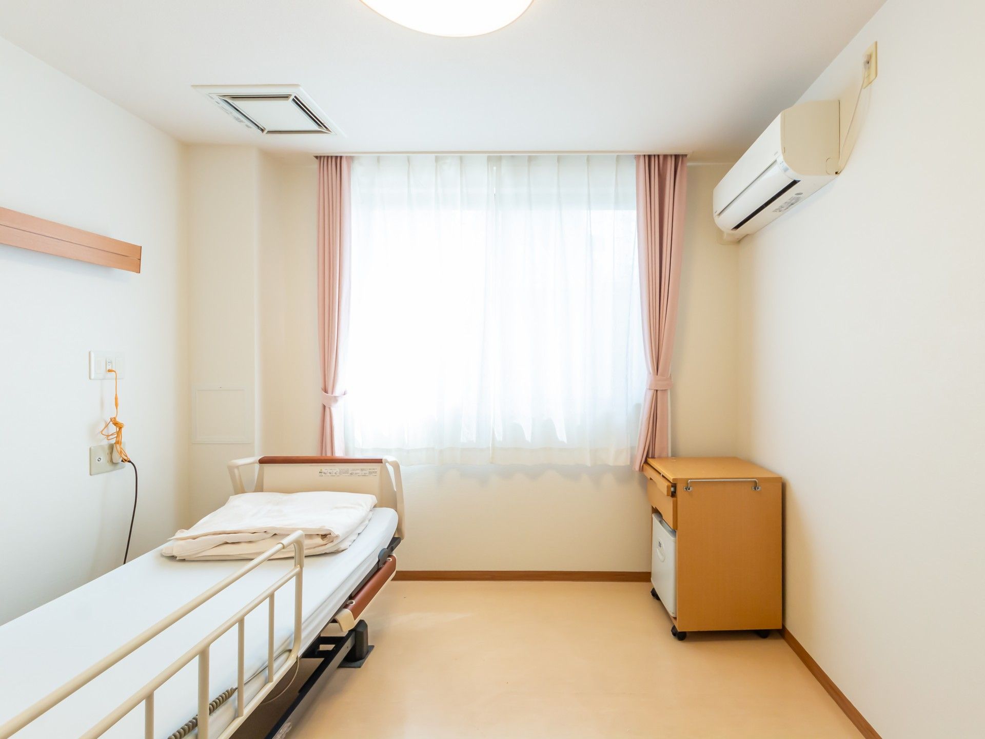 快適な個室の寝室