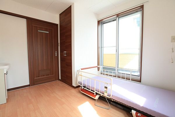 日差しが差し込む居室