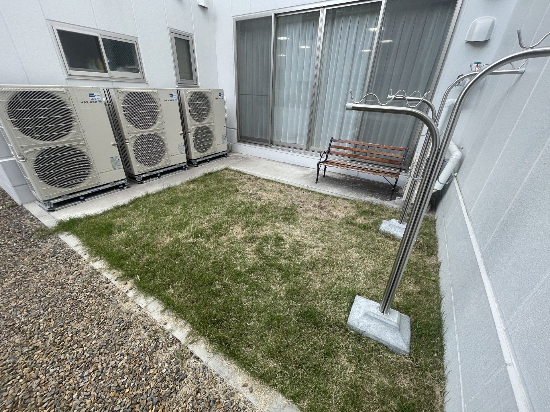 小さな庭の風景