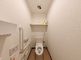 バリアフリー設計のトイレ空間