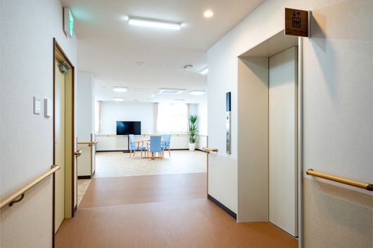 2階エレベーターホール