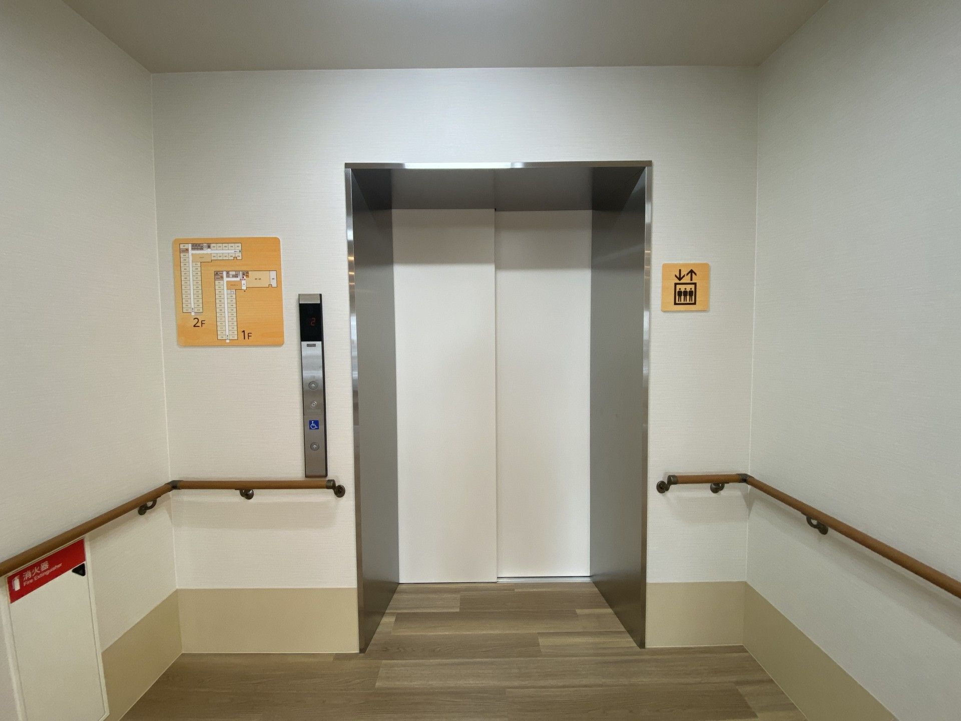 バリアフリーのエレベーターホール