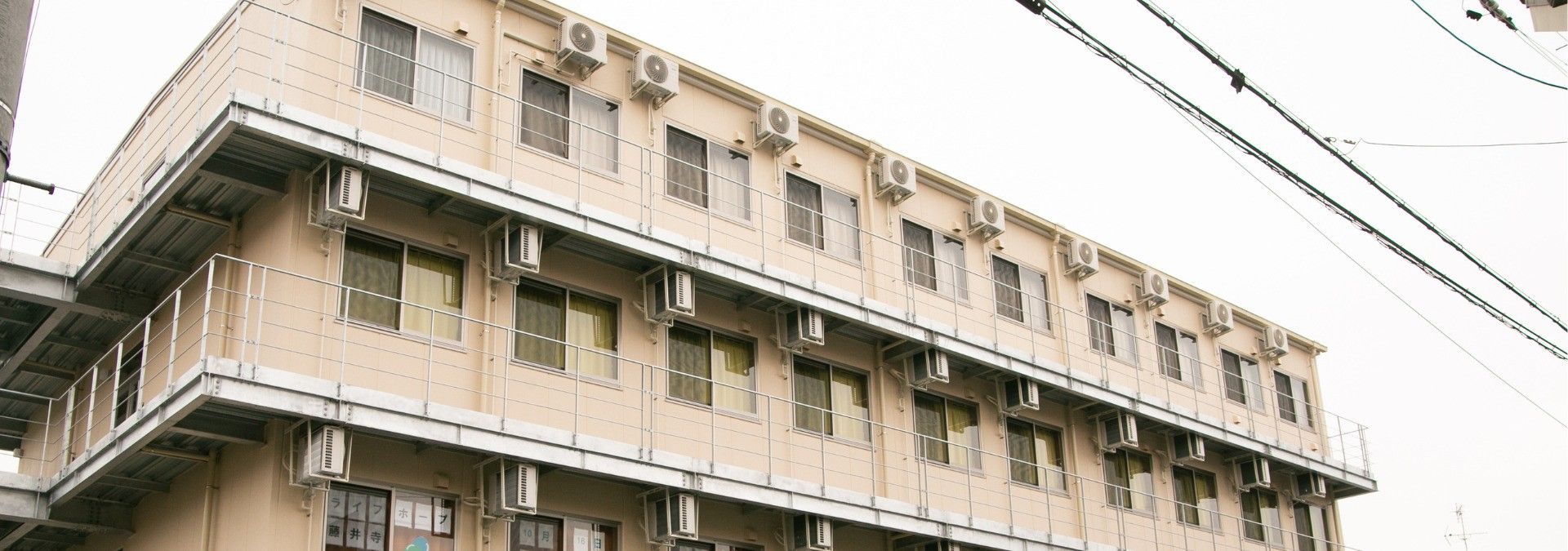 多階建ての建物外観
