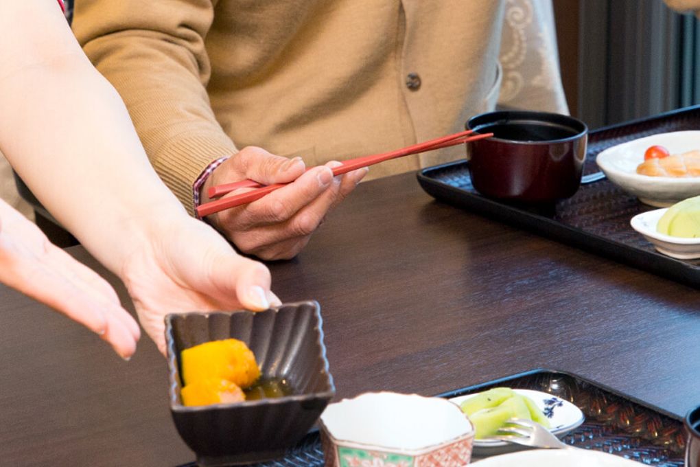 食事の様子 施設内