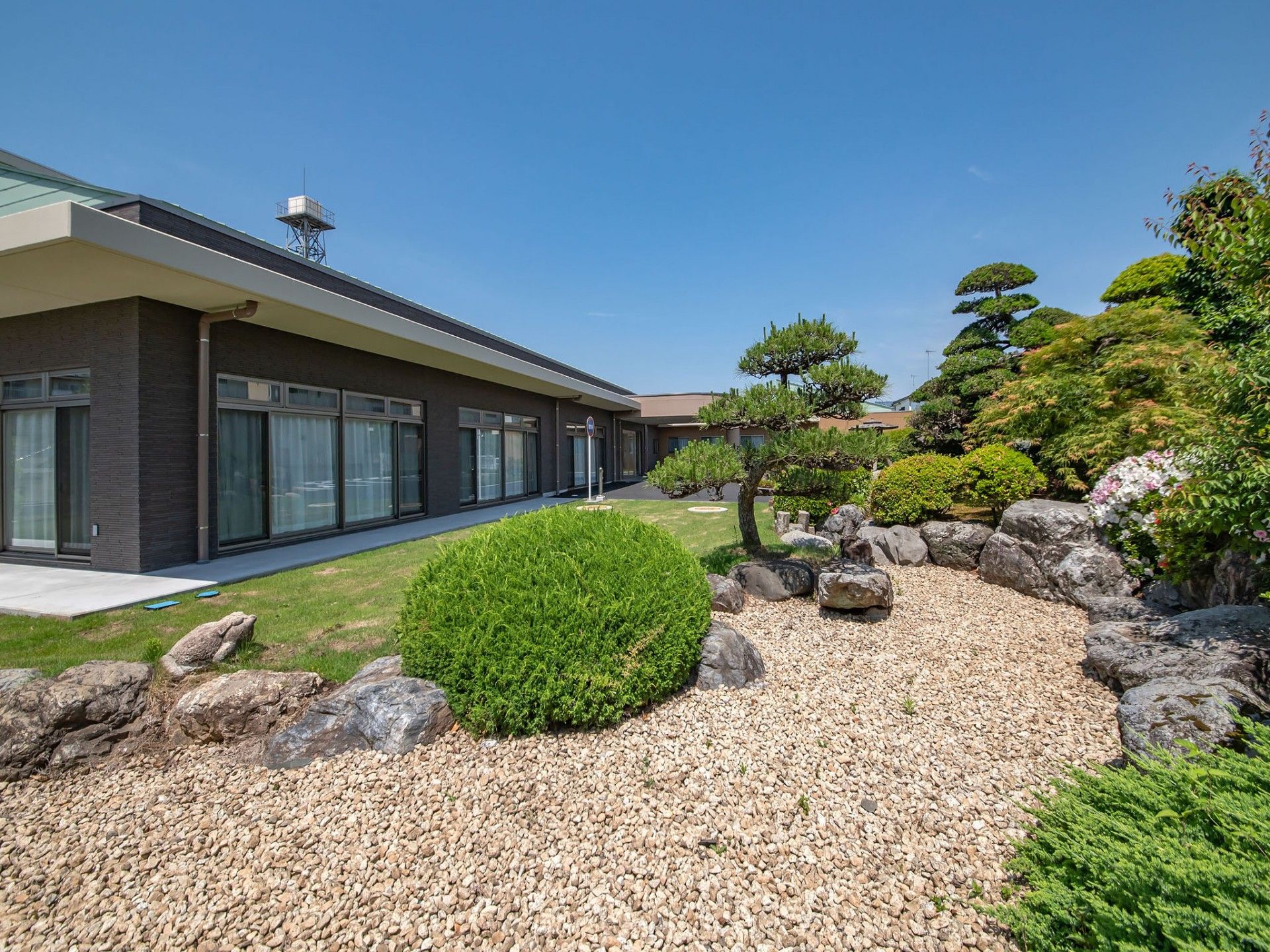 緑豊かな庭園の一角