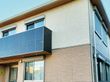明るく清潔な建物の外観