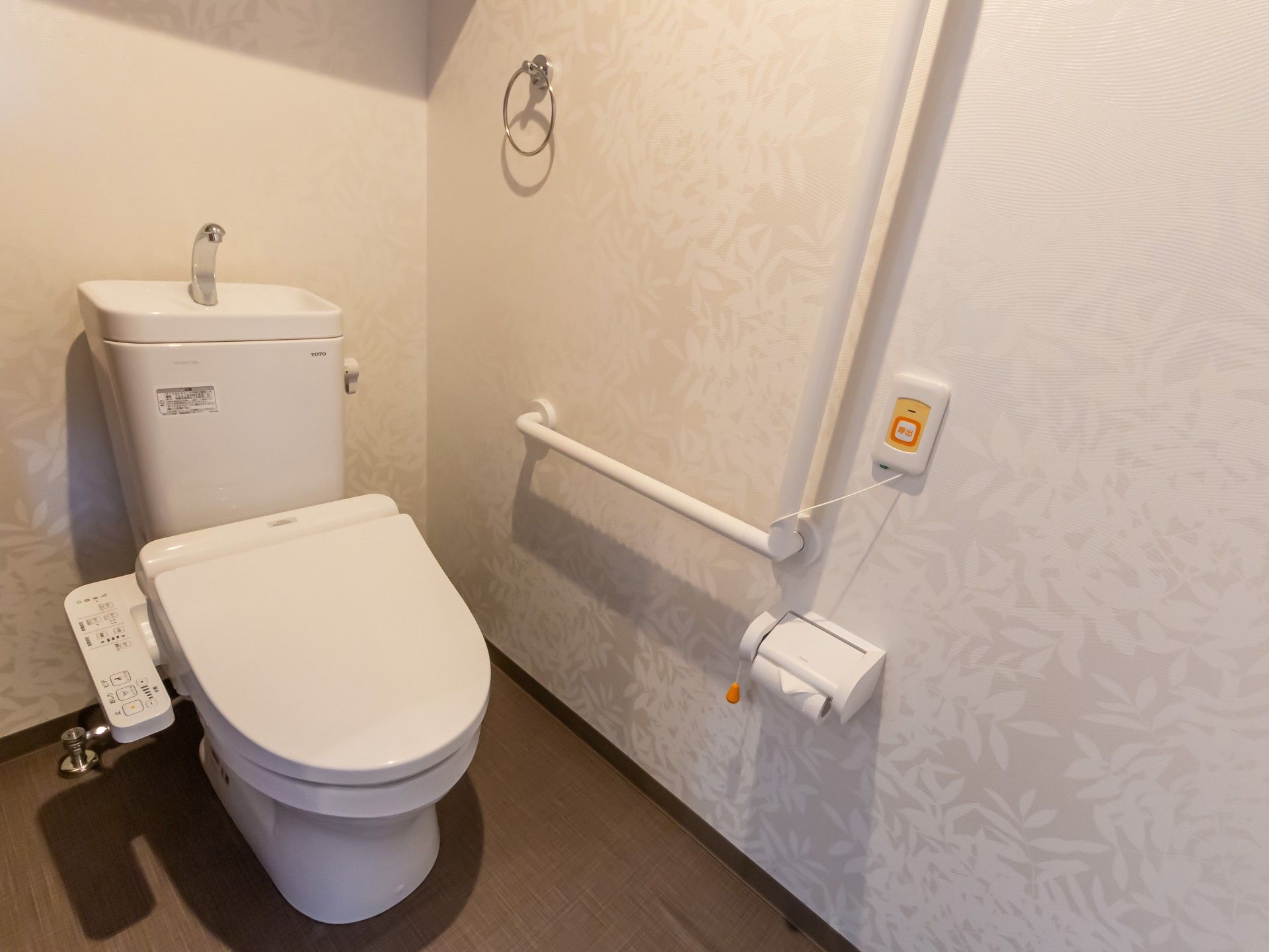 手すり付きトイレ設備