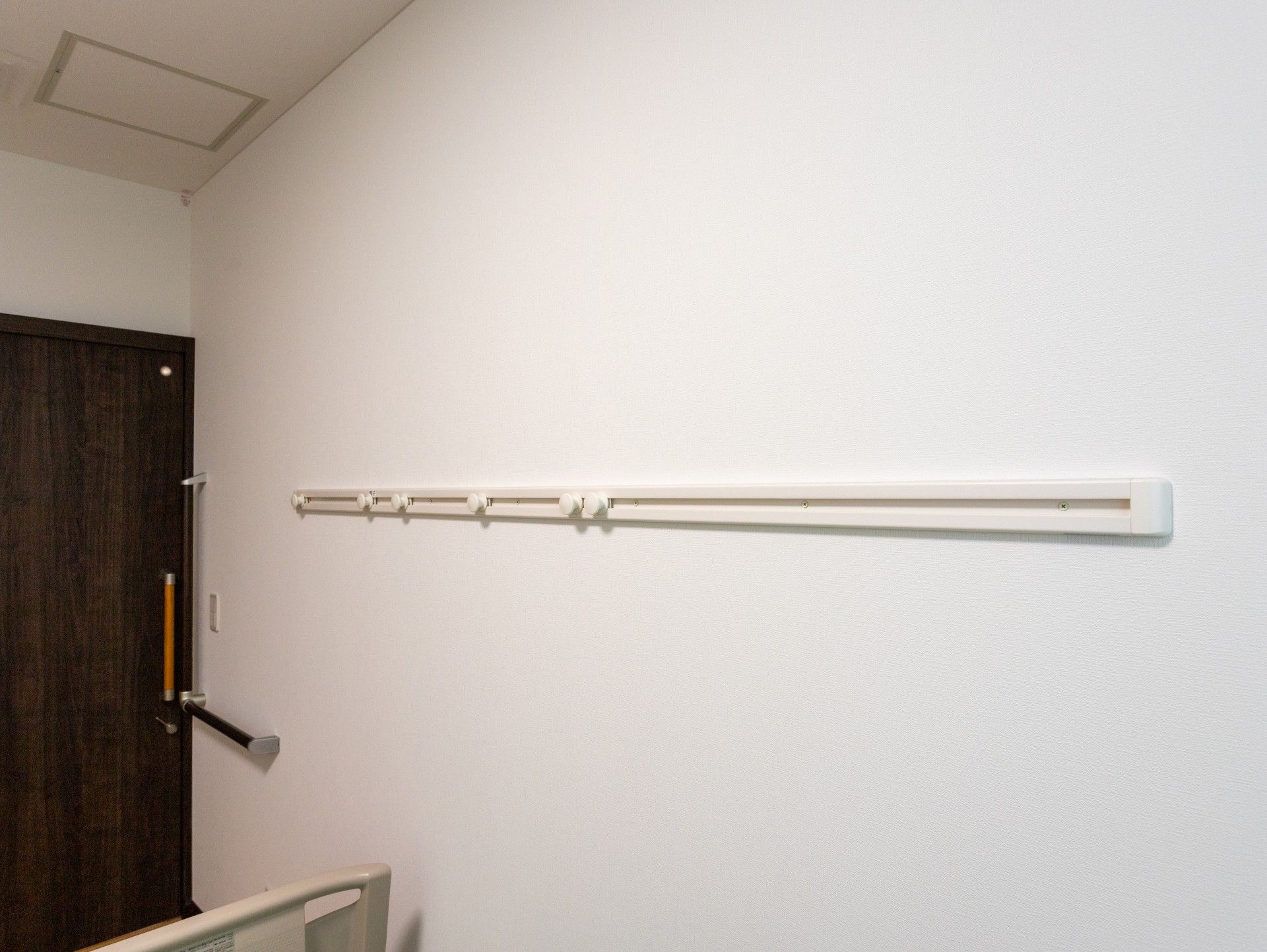 手すり付きの廊下