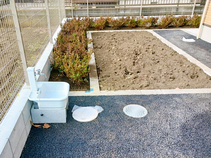 手入れの行き届いた中庭