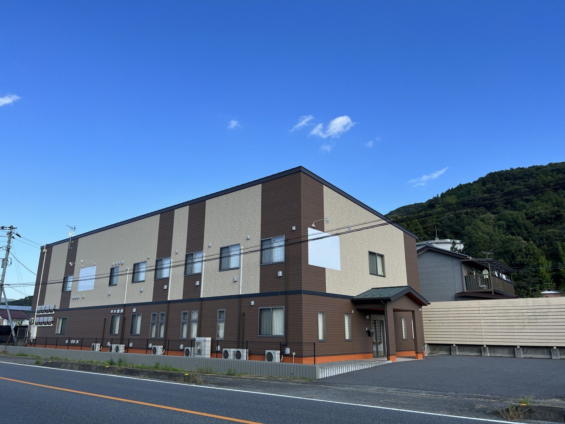 安心の外観と緑豊かな環境