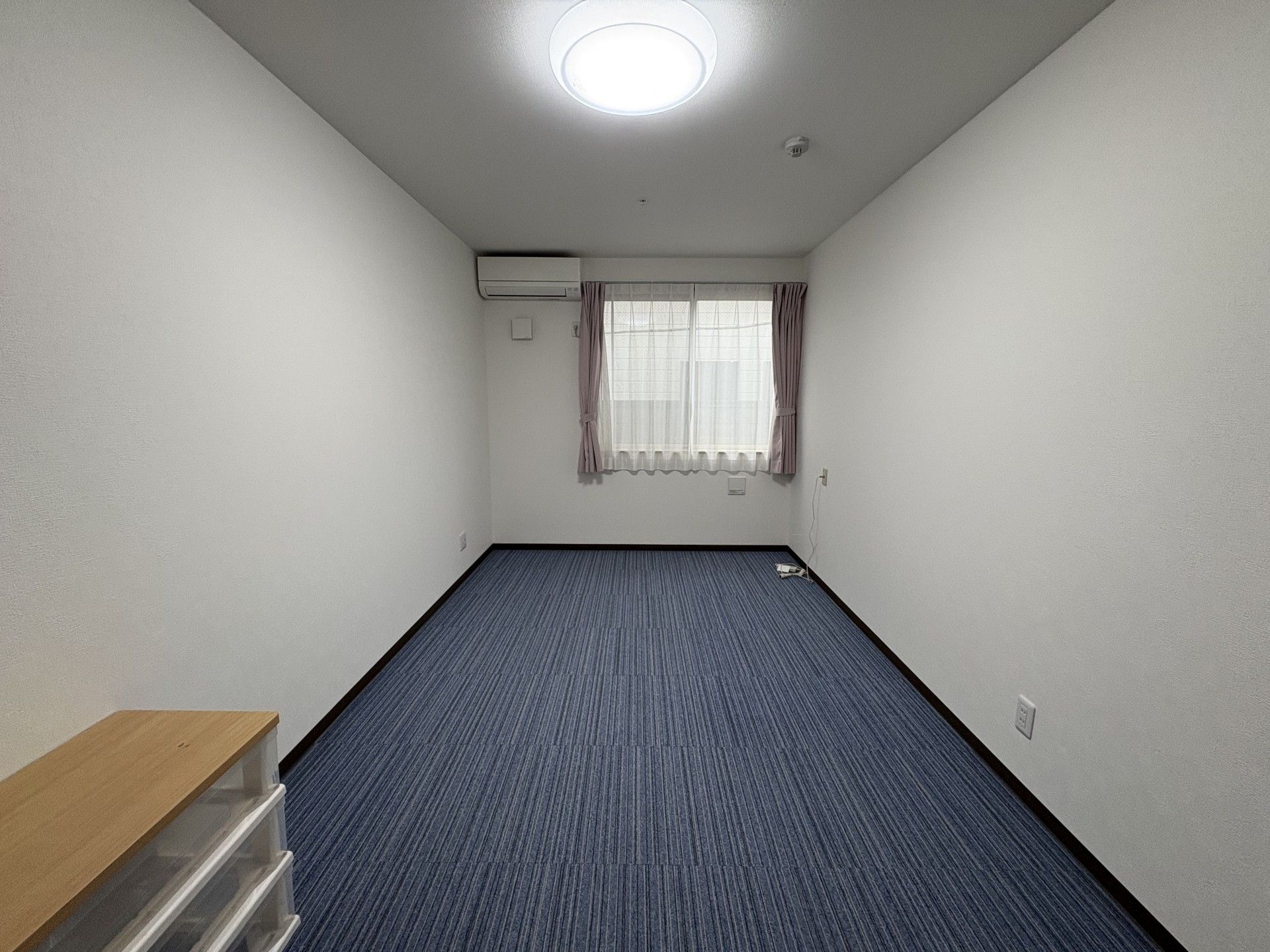 シンプルな個室