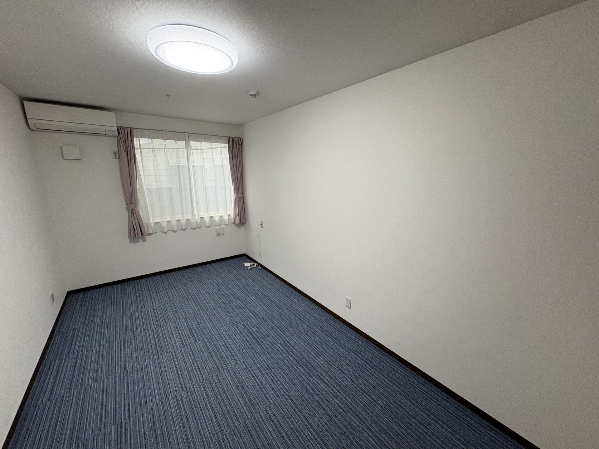 シンプルな個室