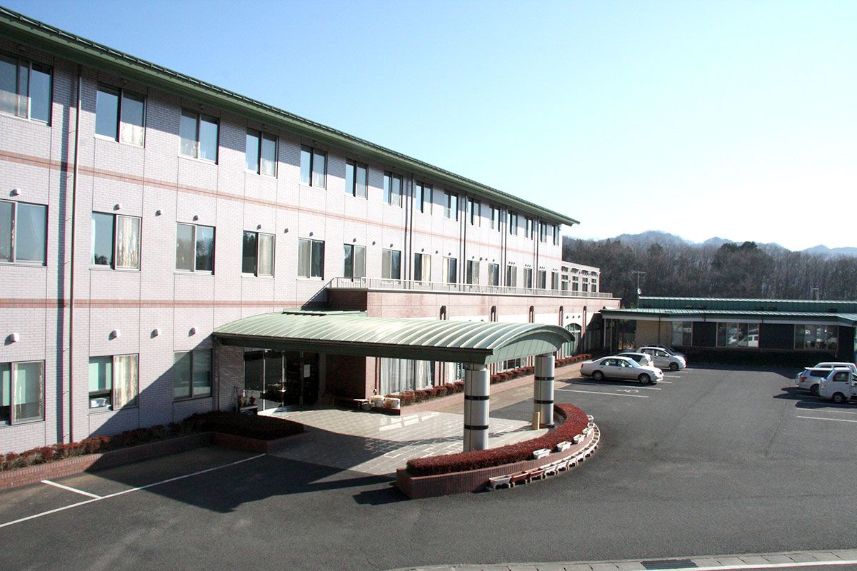 広々とした施設の外観