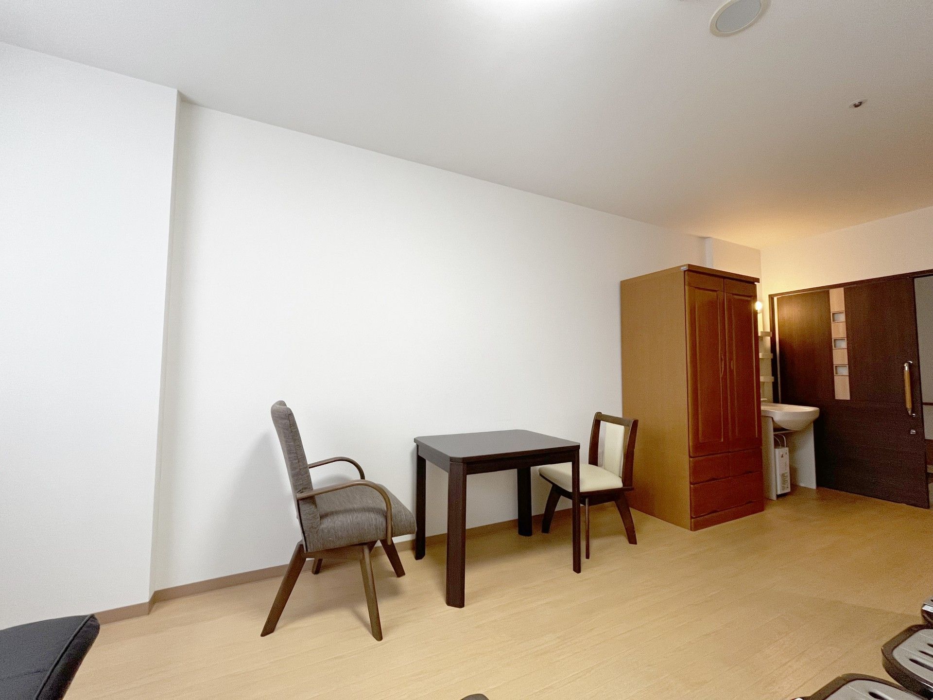 落ち着いた雰囲気の部屋