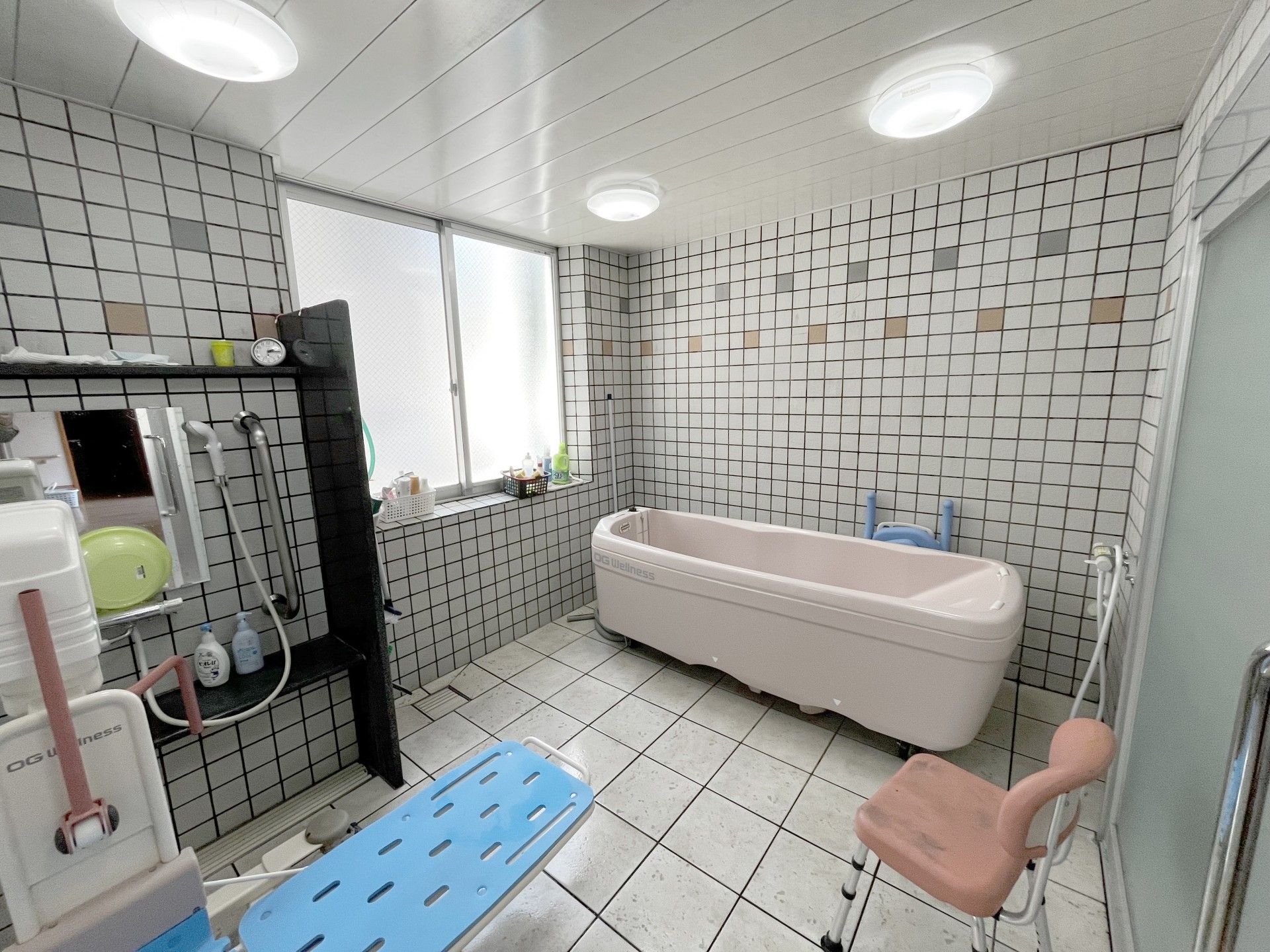 広々とした浴室