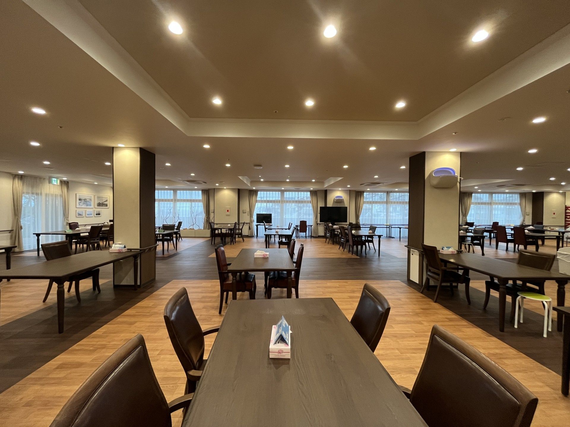 広々とした食堂