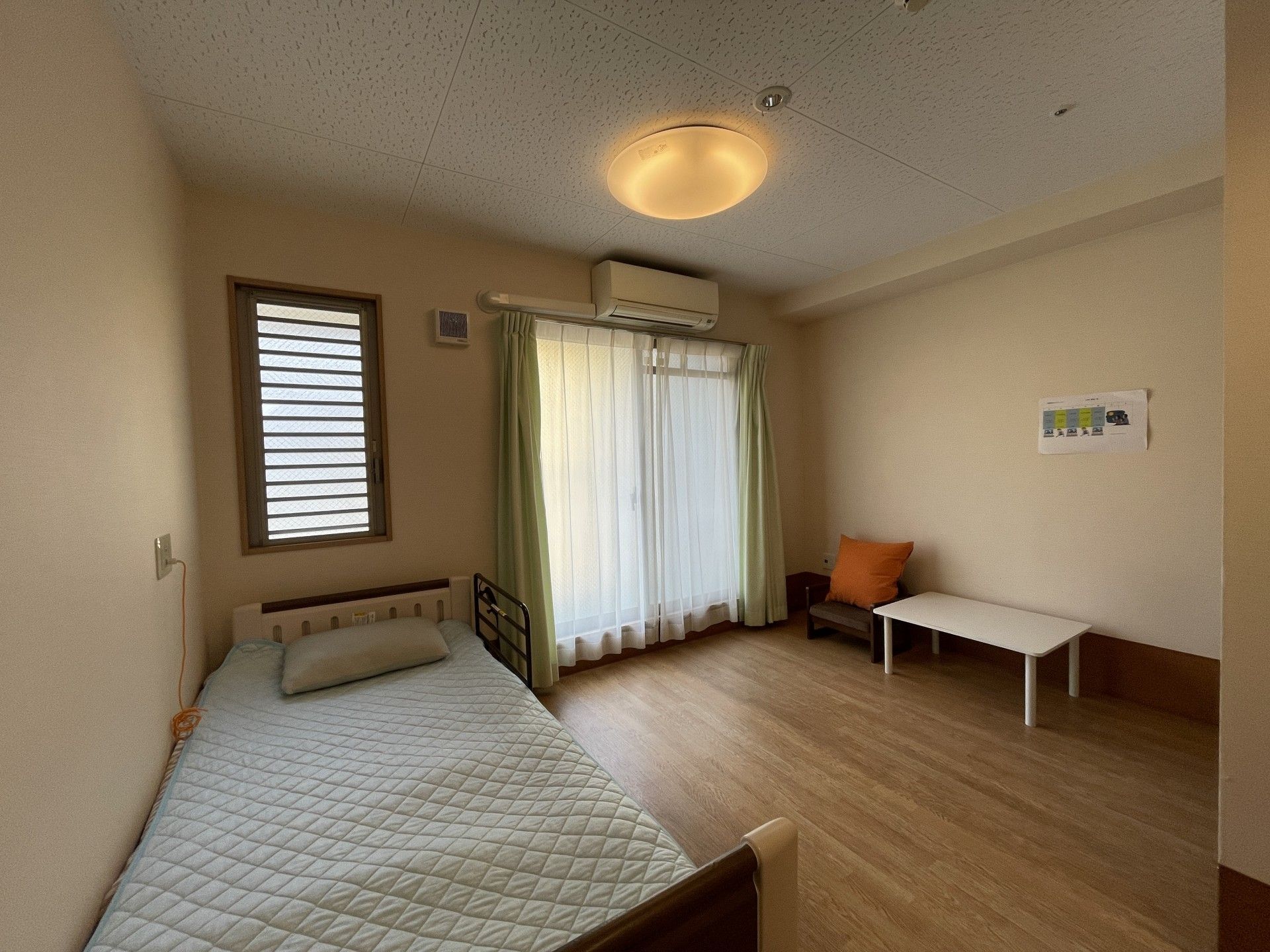 ゆったりした居室の一角
