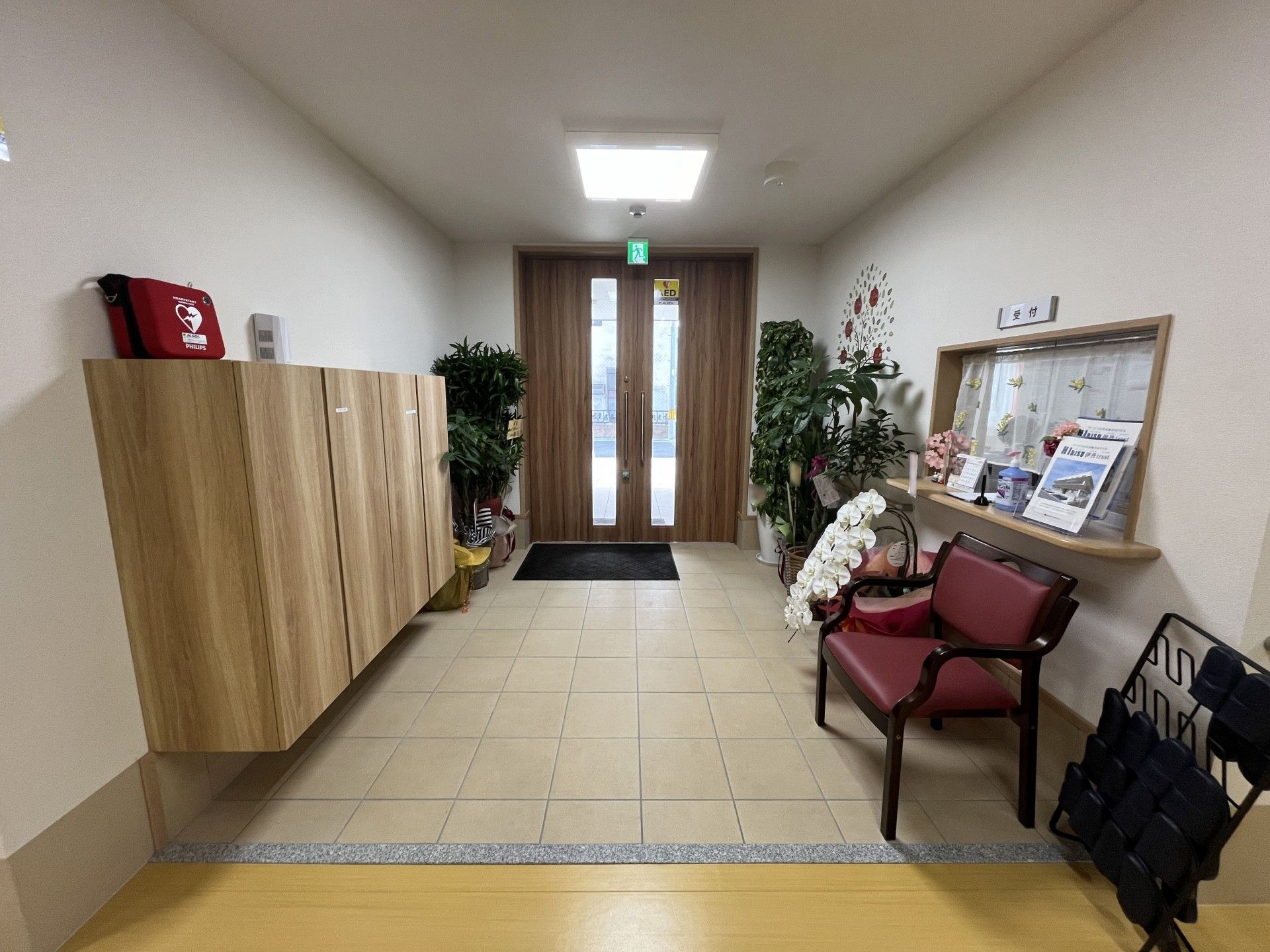 明るく清潔なエントランスホール