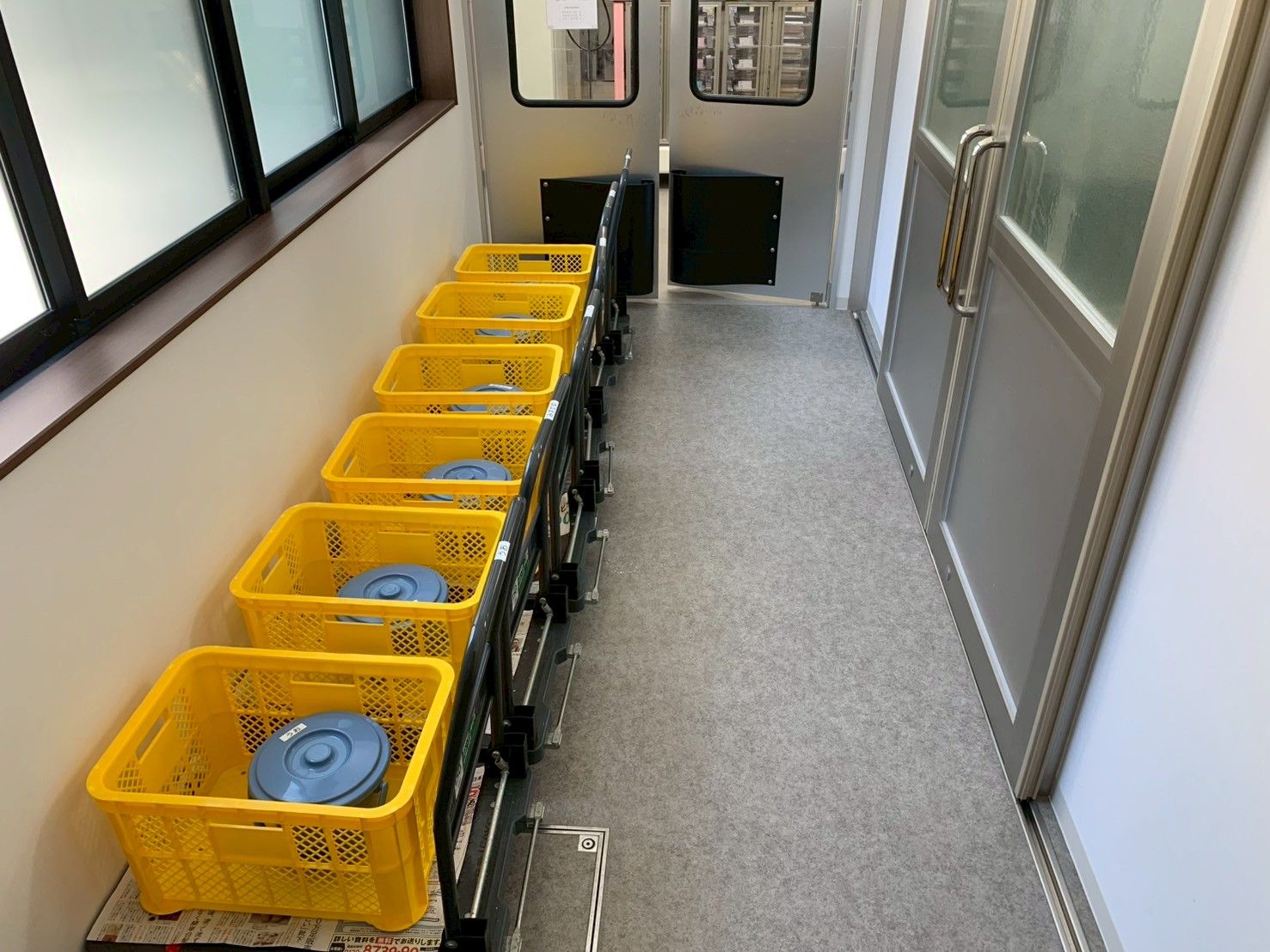 配膳準備の通路