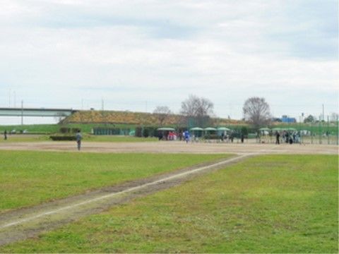 みんなの家・志木上宗岡の周辺環境。お散歩をより快適に行っていただける大きな公園が近くにございます。