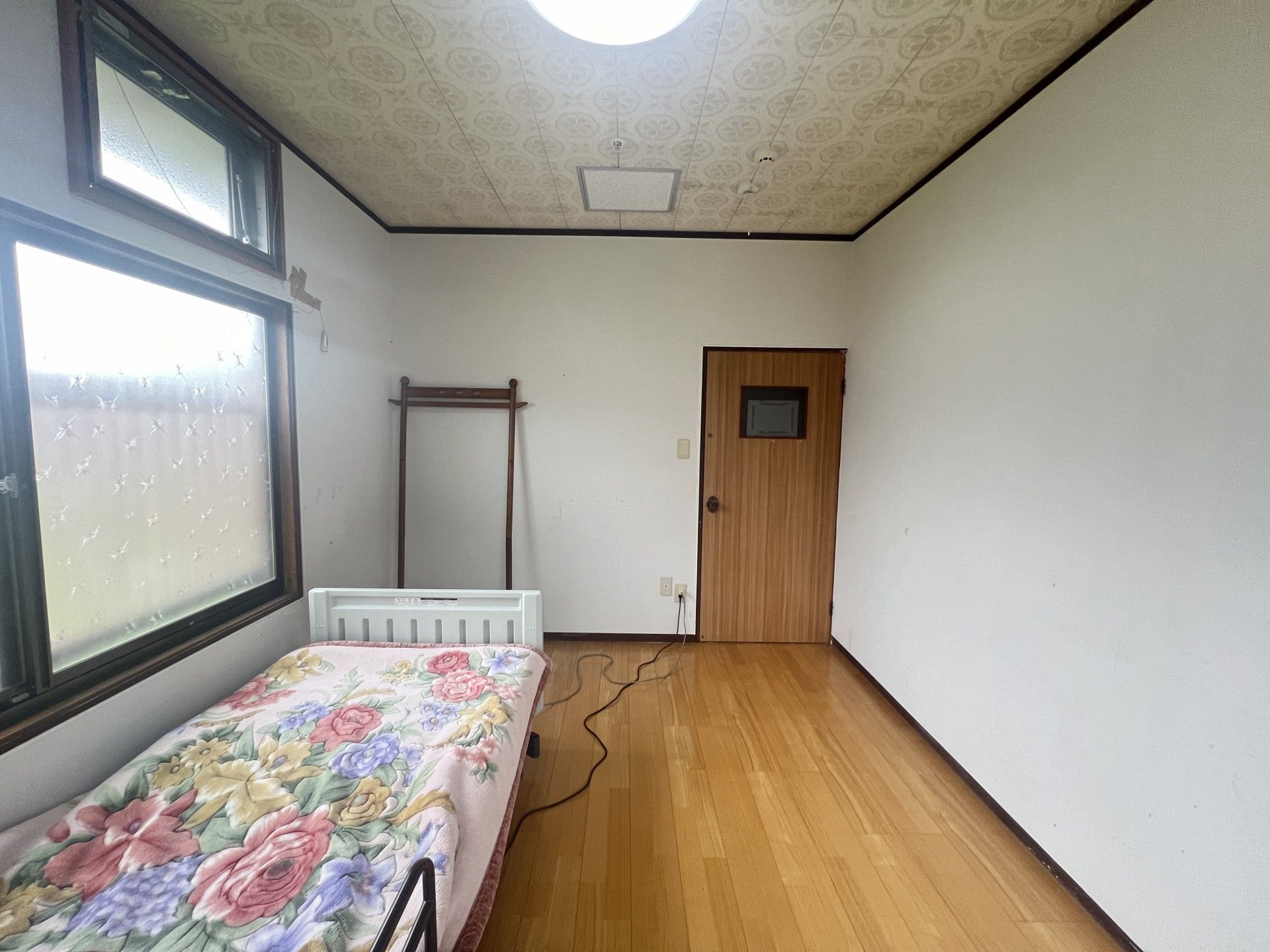 明るい個室の一角