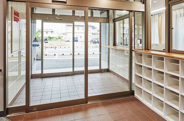 広々とした出入口