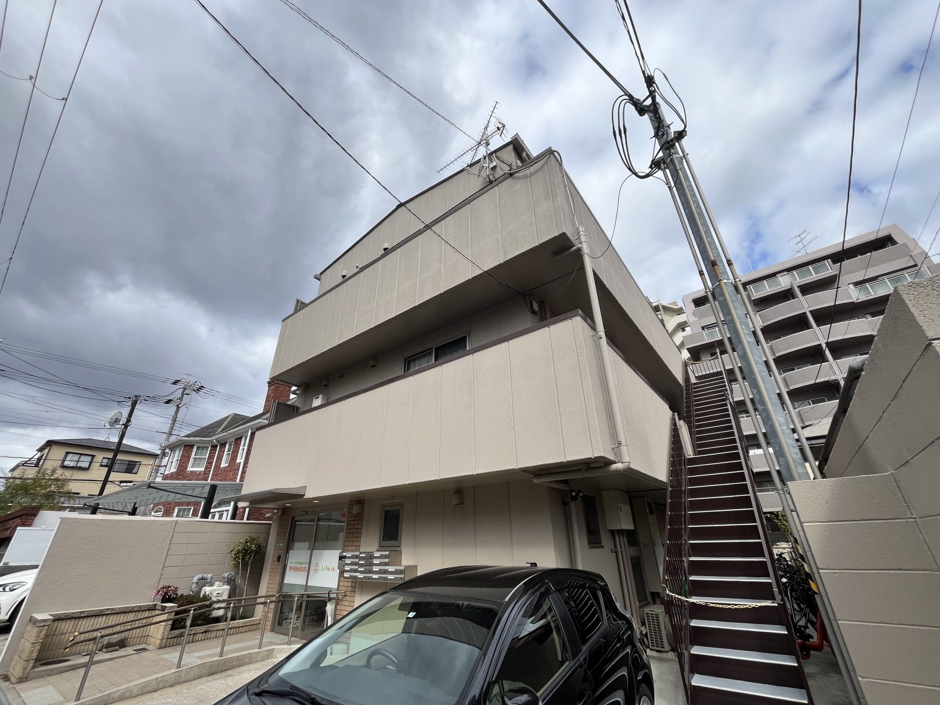 多階層建物の外観