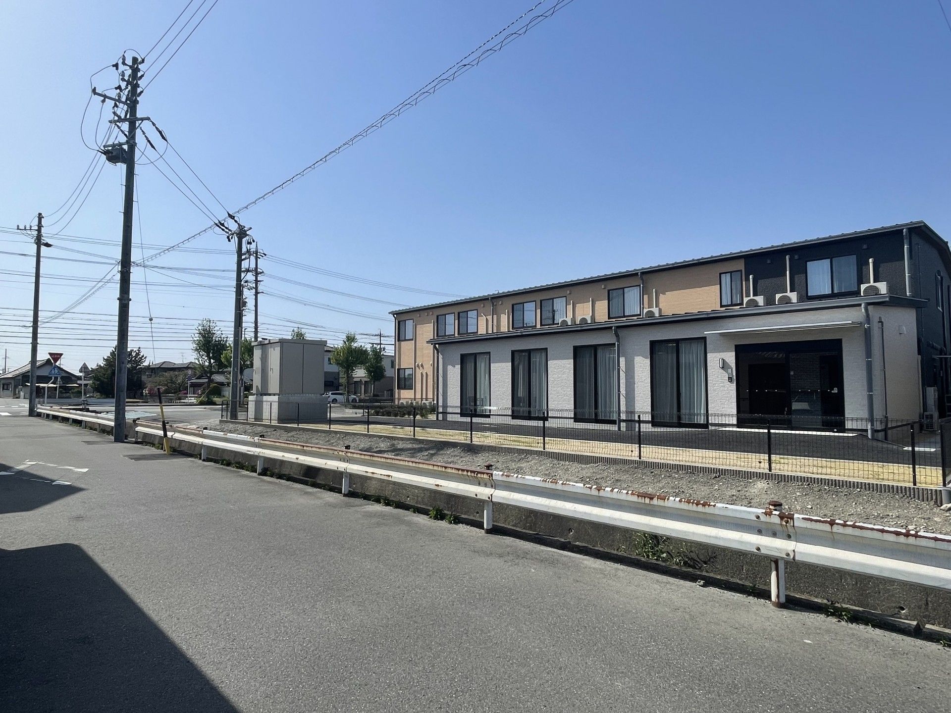 モダンなデザインの居室外観