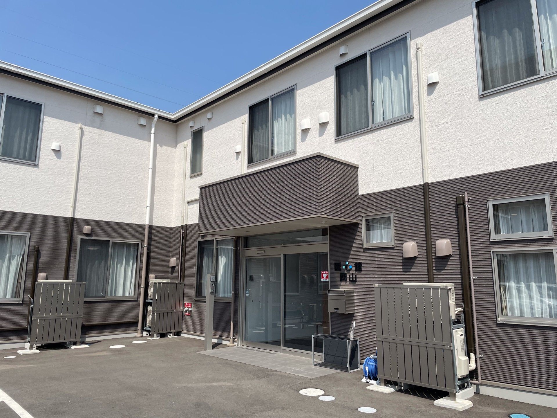 エントランスの外観