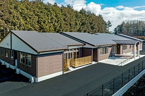 新築そうな建物の外観