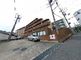ゆったりとした外観の施設入口